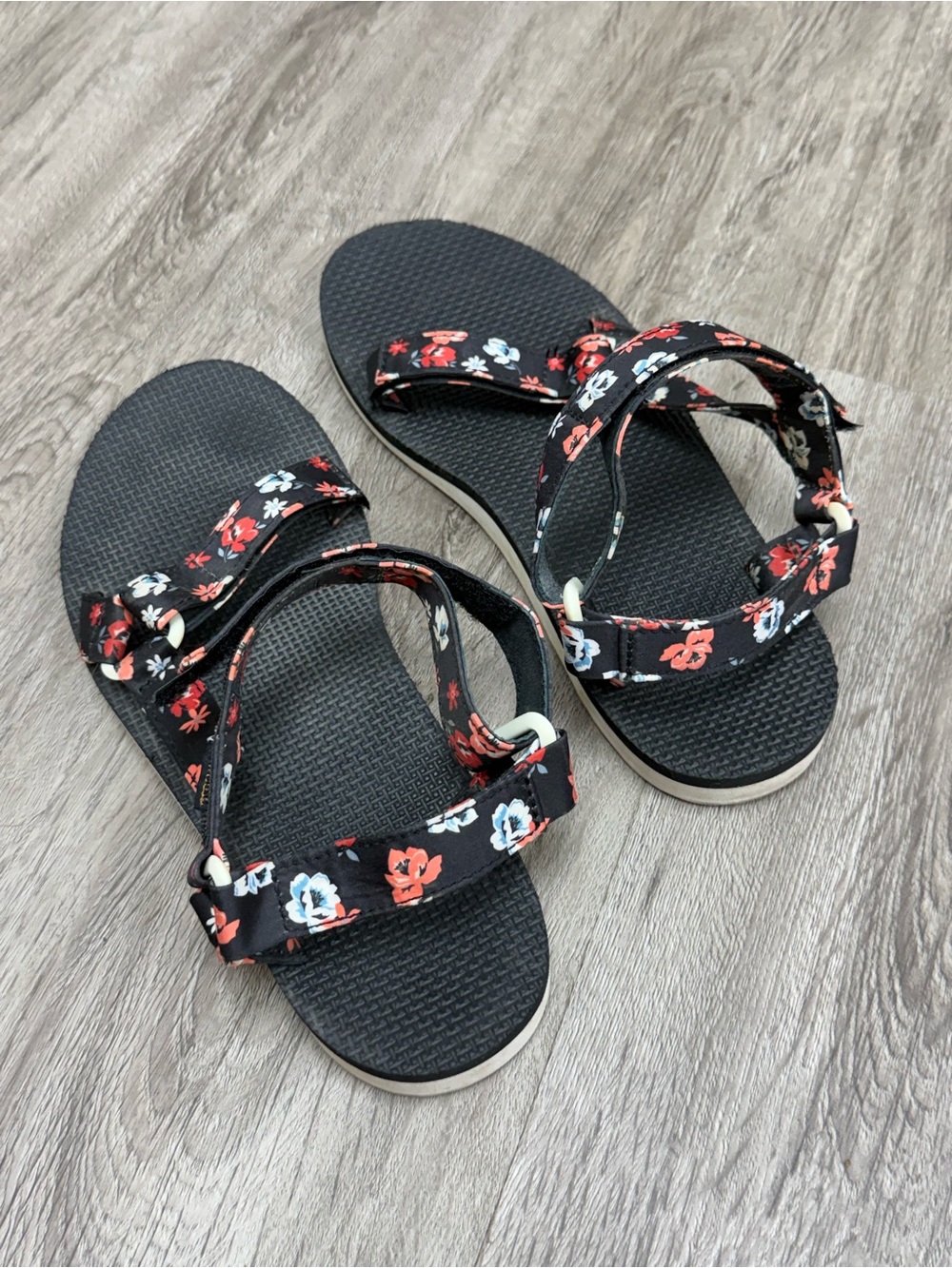 Floral Strappy Women’s Tevas Sport Sandals - Black/Red - Picture 2 of 6